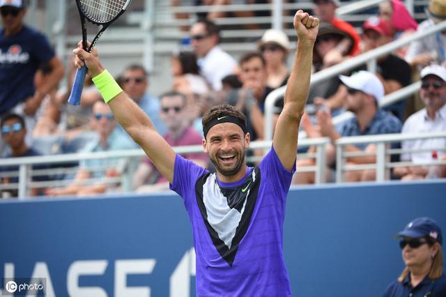 布克缺席的 布克缺席的