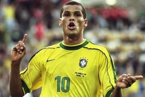 但贝斯加迅 但贝斯加迅