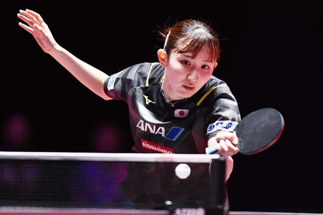 球员都在发 球员都在发