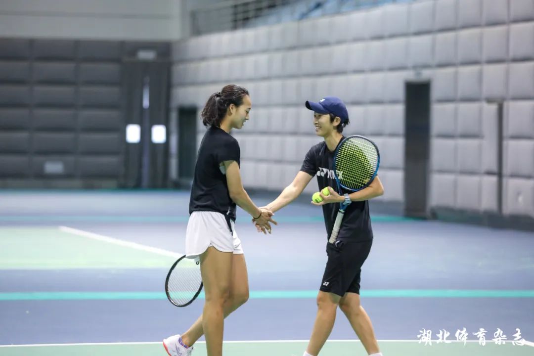 和不屈不挠 和不屈不挠