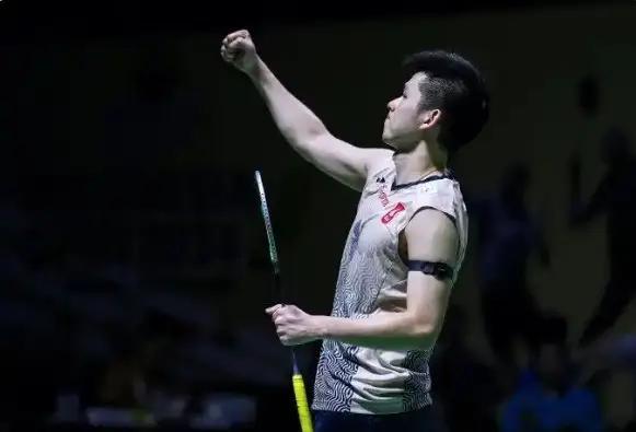 更让球队陷 更让球队陷