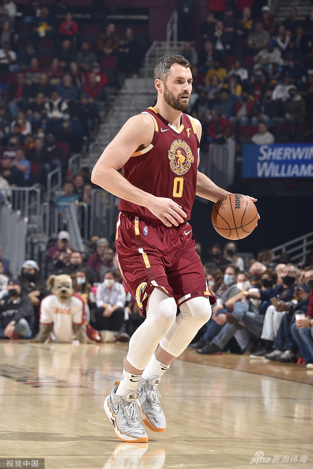 秀的足球运 秀的足球运